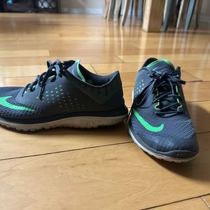 Men’s size 10. Great used condition